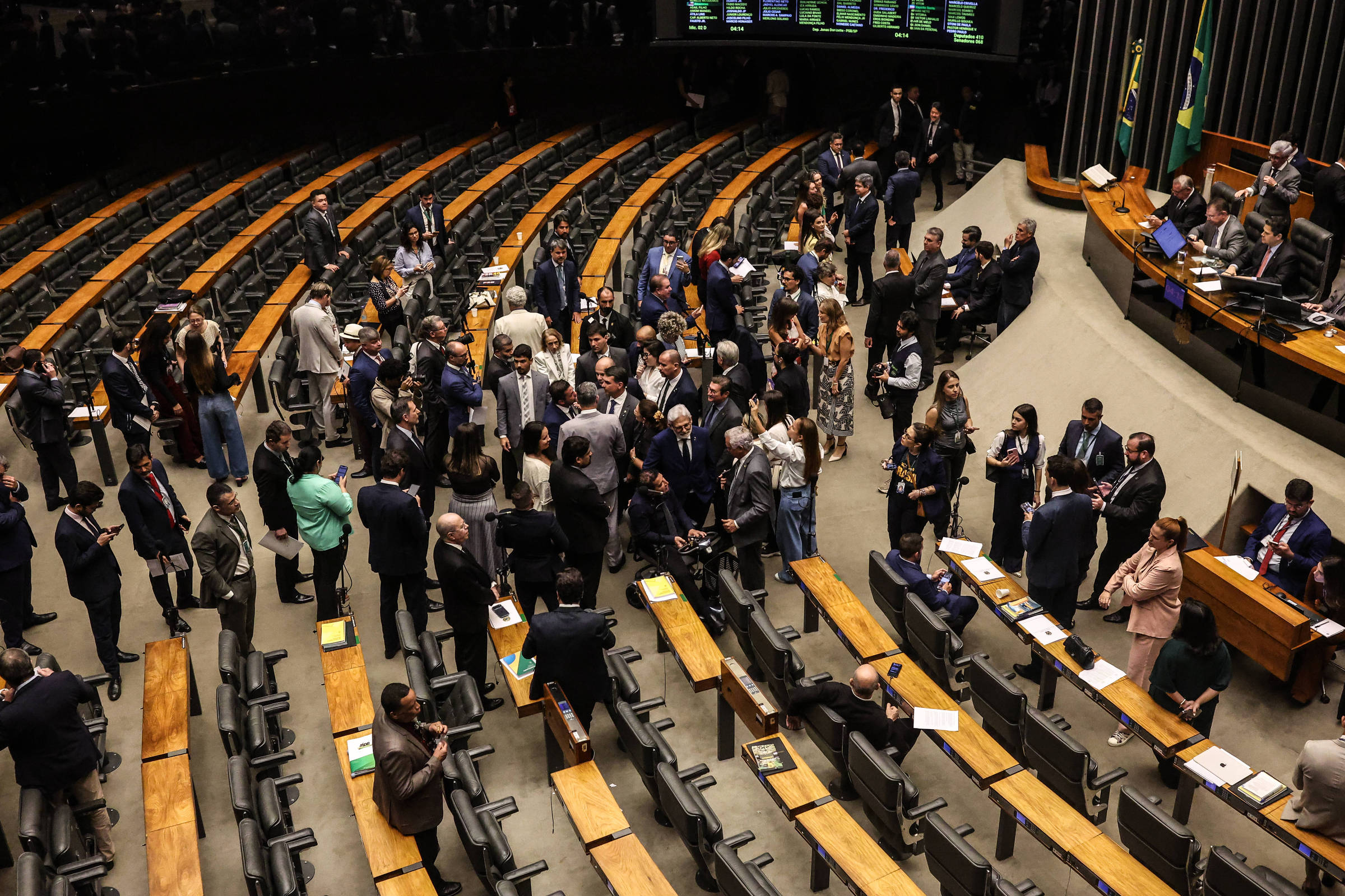 'É momento de reestruturar para crescer', diz leitor sobre economia brasileira