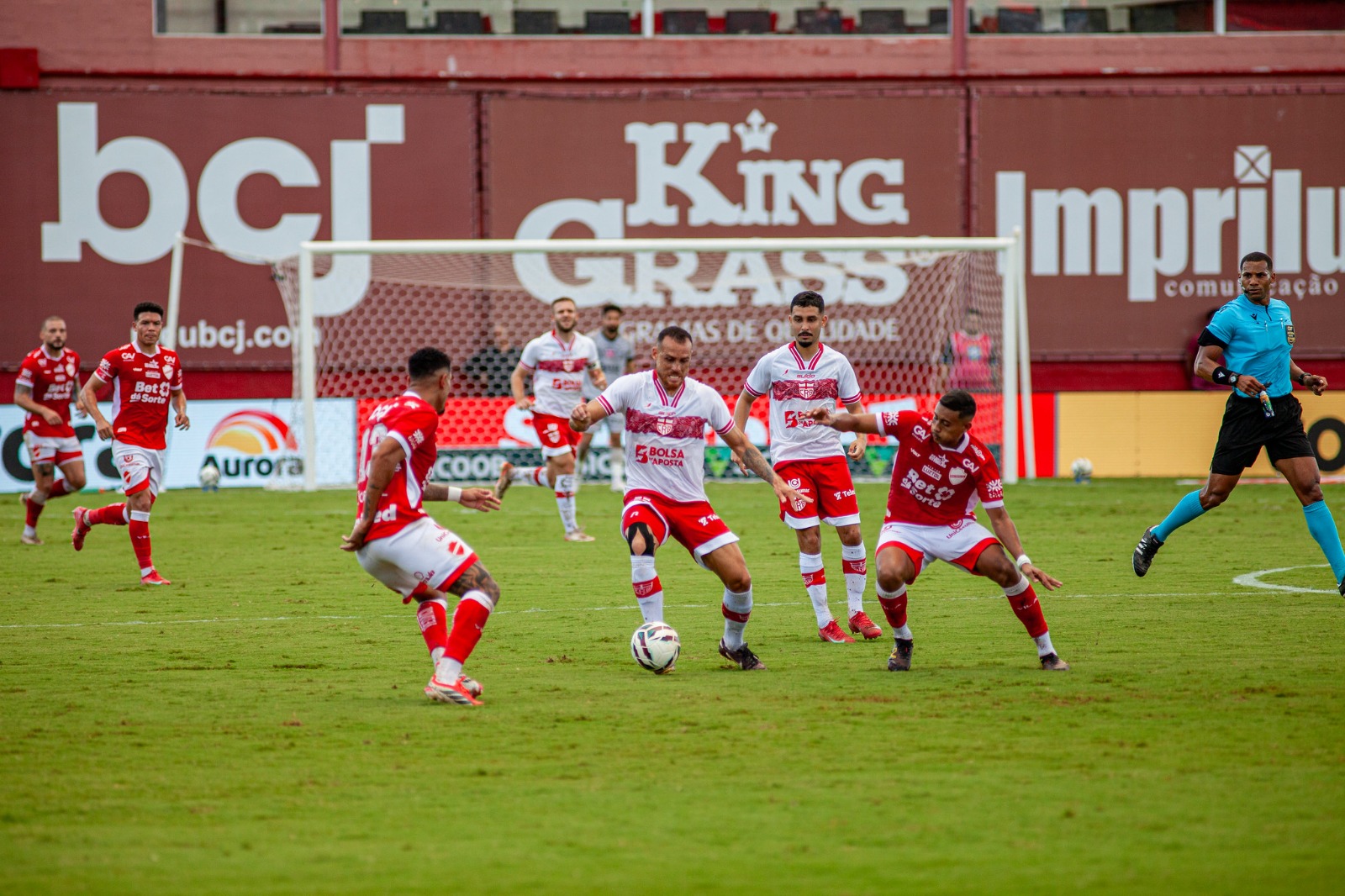CRB busca manter boa fase na Série B diante do Vila Nova