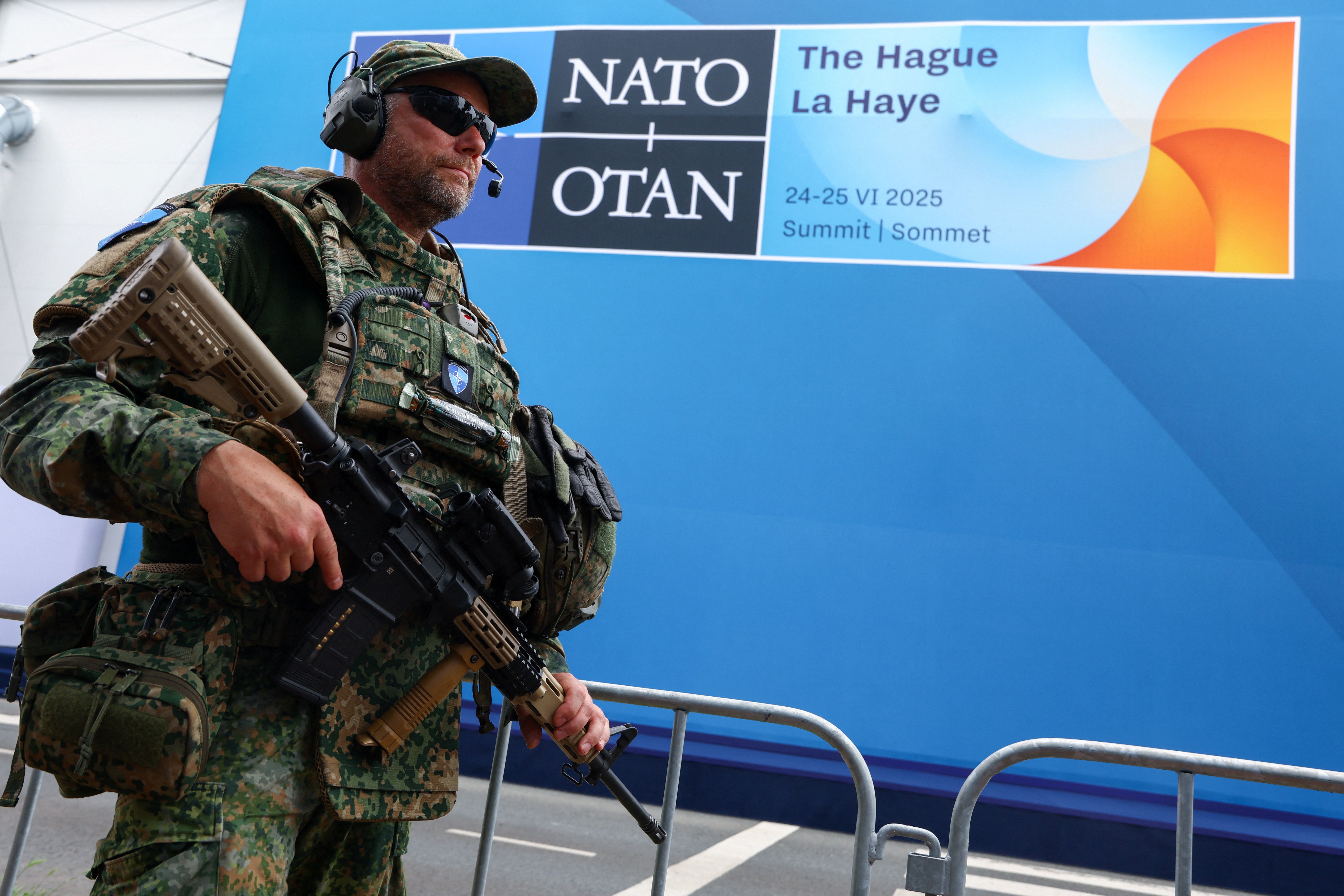 Estagiária em quartel da Otan é presa por suspeita de espionagem