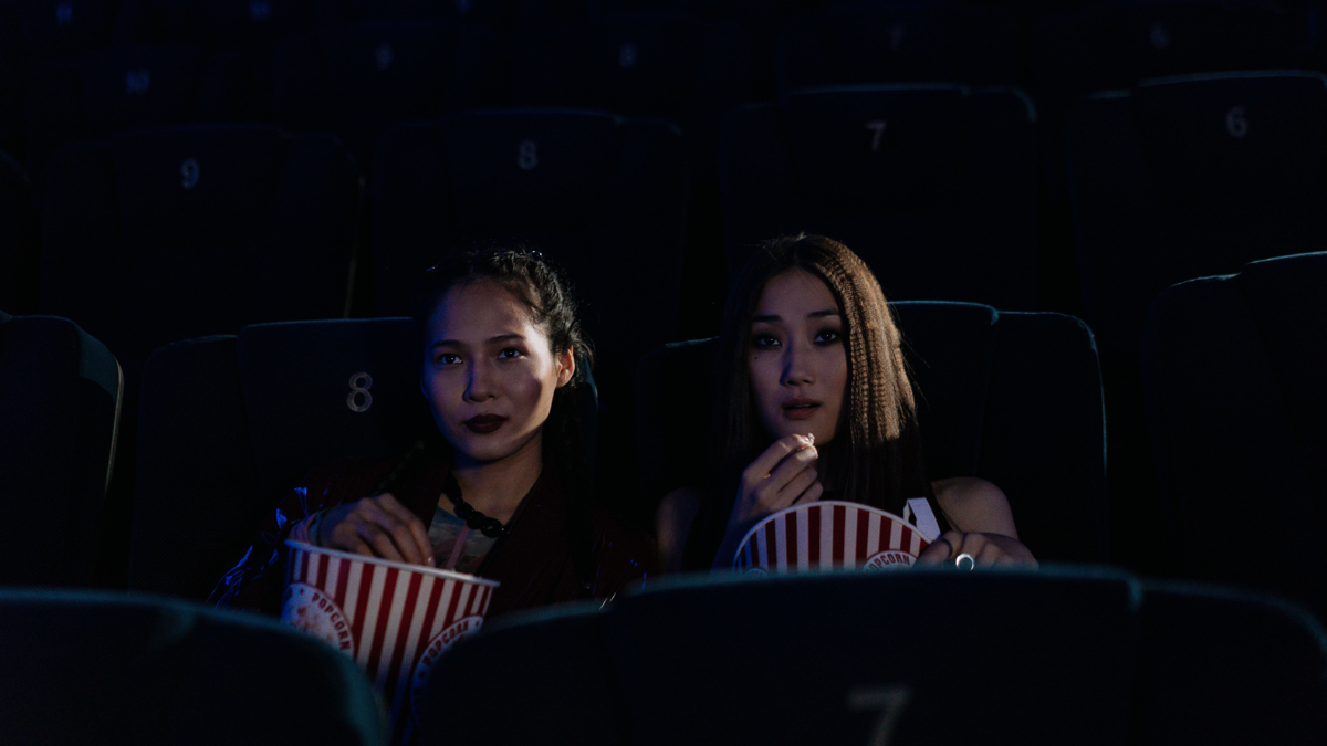 Por que comemos pipoca no cinema?