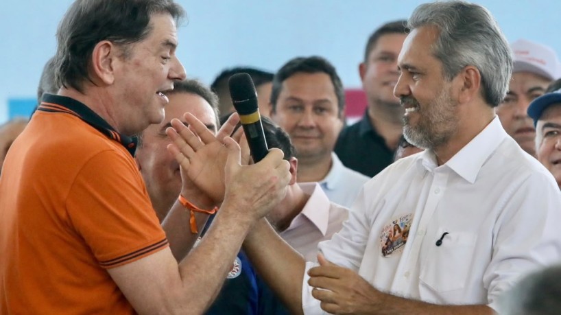 Cid Moreira faz discursos de apoio a Lula e Elmano em convenção do PDT.