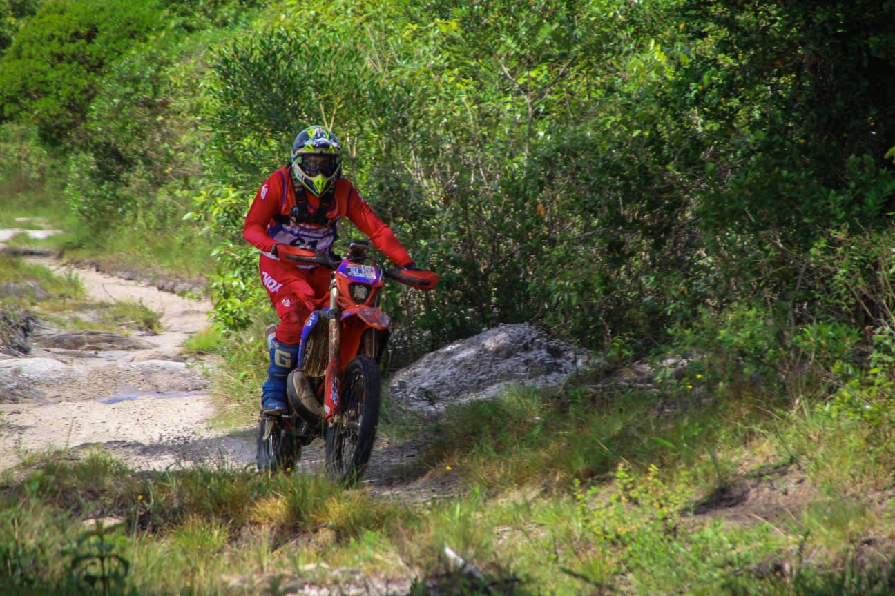 Xadrez sobre rodas: como pilotos Enduro unem físico e inteligência