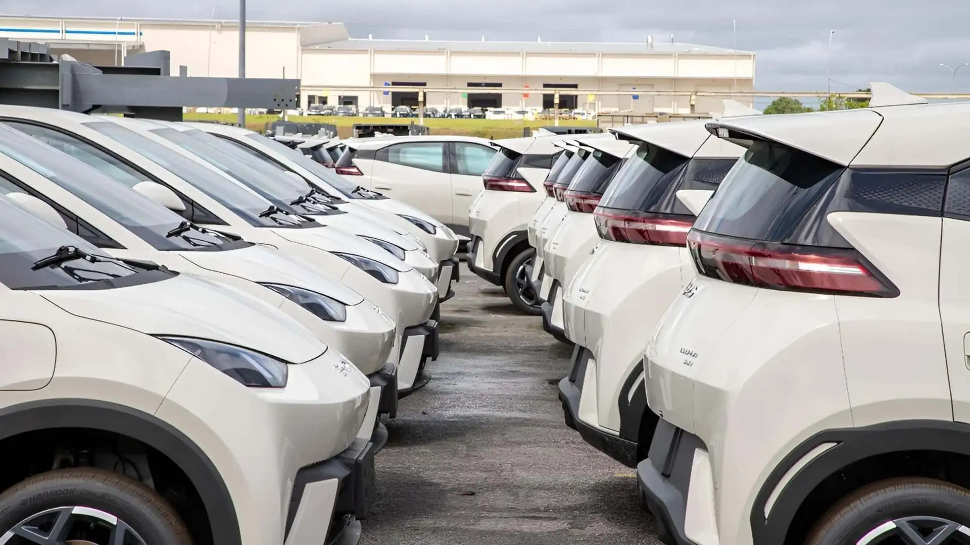 Preço do carro 0 km cai pela primeira vez em seis anos com avanço das chinesas