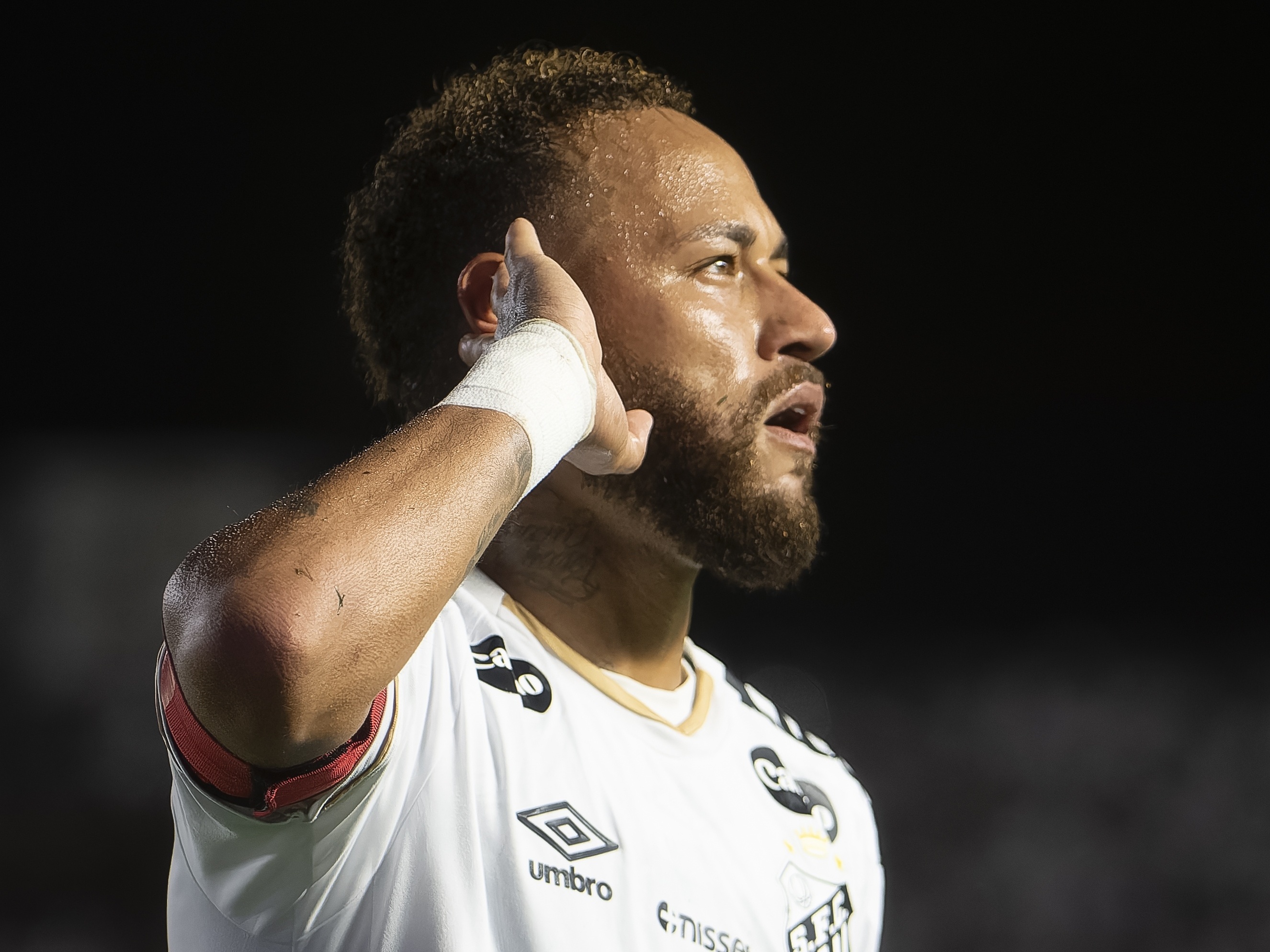 Sem treinar, Neymar deixa CT após poucos minutos e vira dúvida no Santos