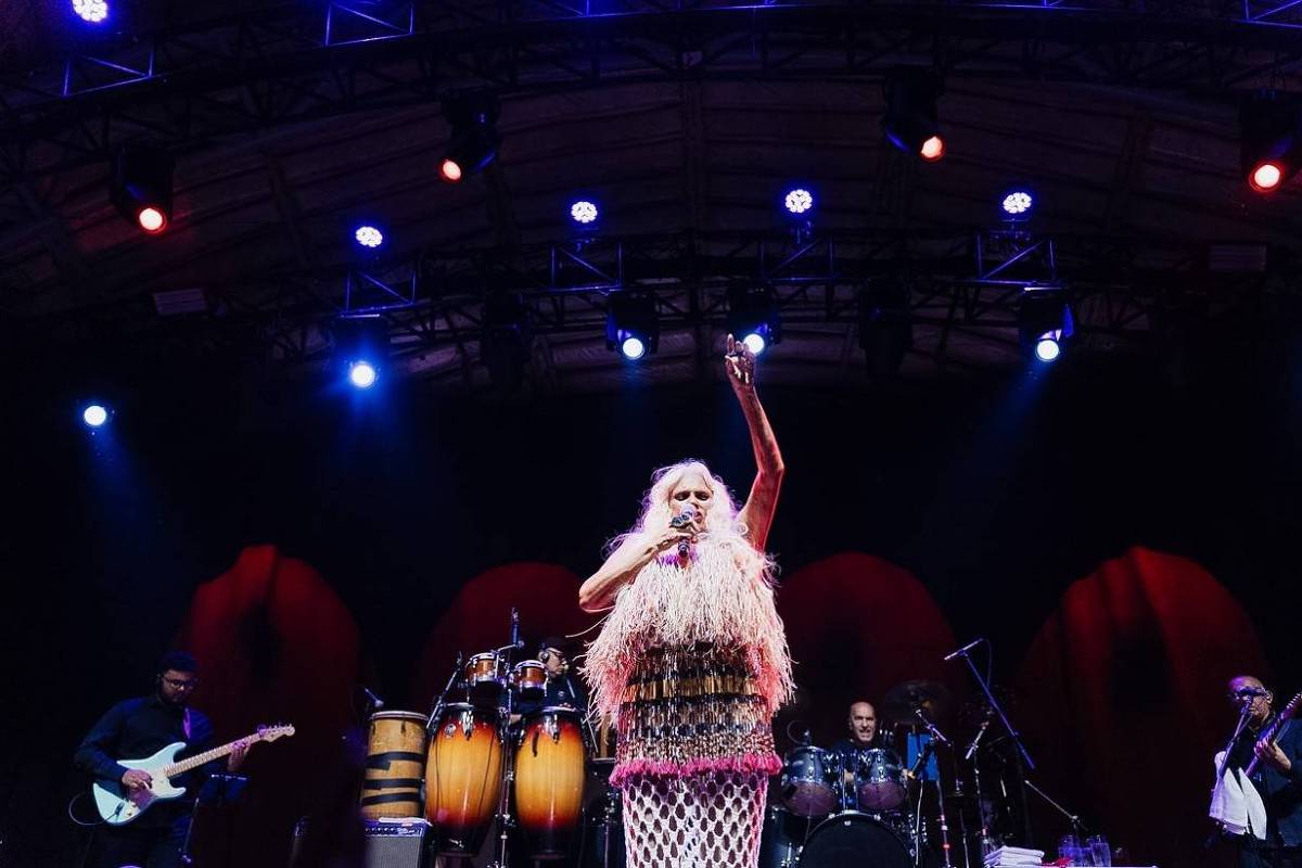 Fafá de Belém comemora 70 anos e cinco décadas de carreira em show no Cine Joia