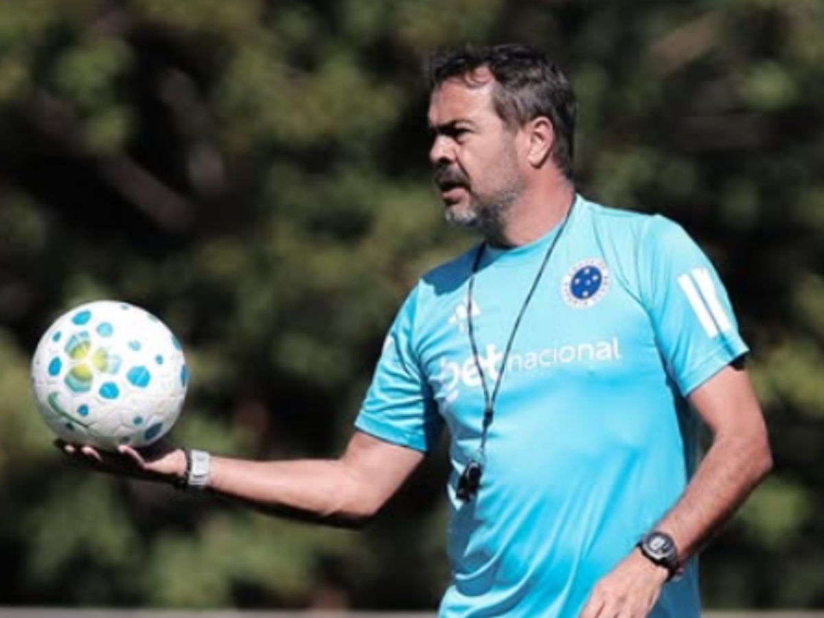 A declaração de Artur Jorge envolvendo Gerson, Matheus Pereira, Pec, Sinisterra e Fabrício Bruno, do Cruzeiro