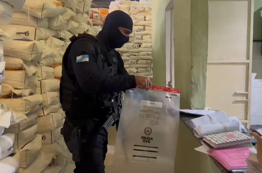 Levantamento mostra ao menos 19 serviços e produtos monopolizados pelo crime organizado no Rio; veja