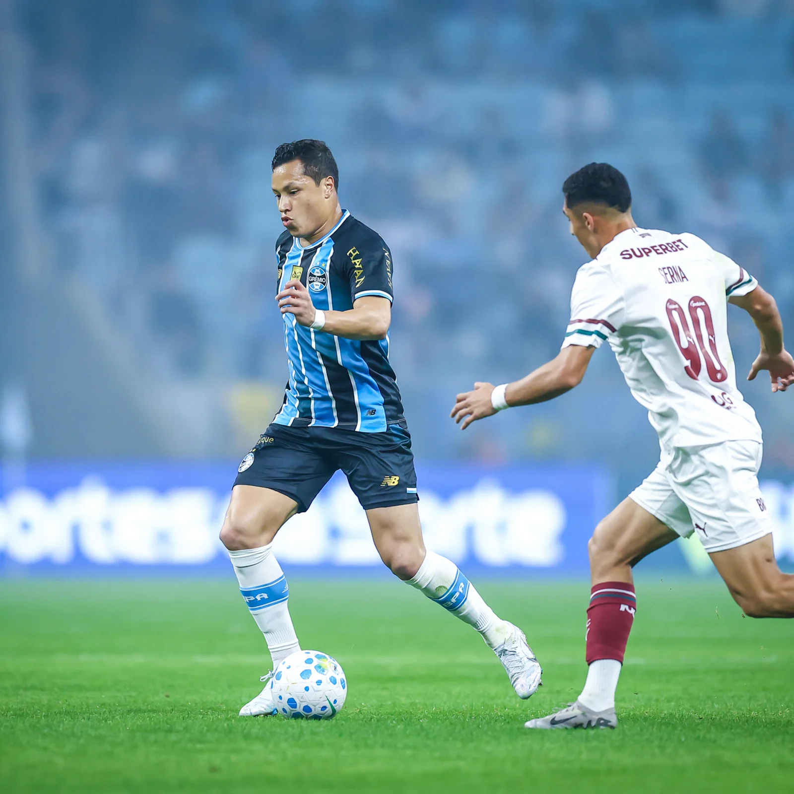 Marlon comemora retorno ao Grêmio após lesão: "Me sentir jogador de novo"