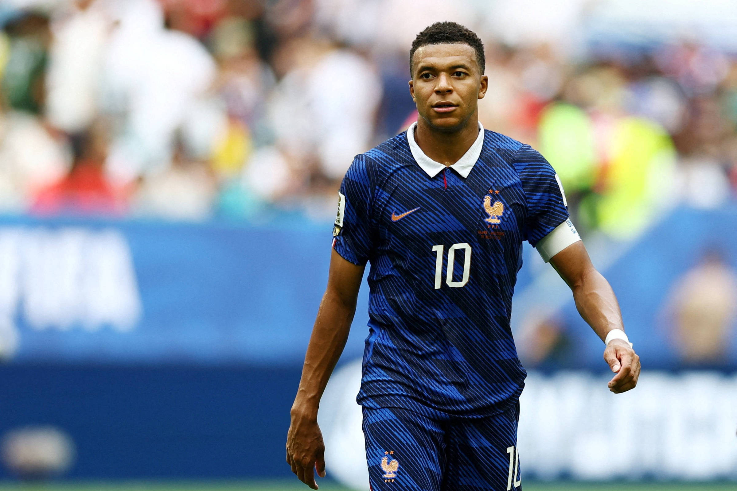 Mbappé escreve carta de agradecimento aos franceses