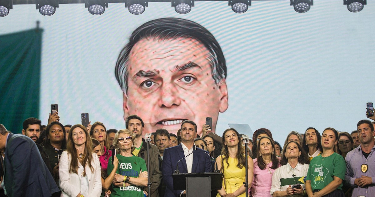Moraes dá 48h para Bolsonaro dizer se autorizou vídeo de IA e cita possível volta à prisão