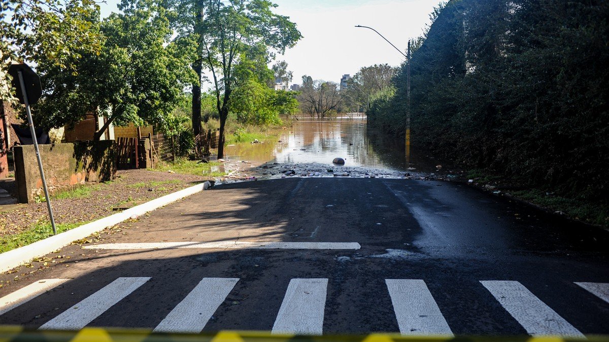 Uma semana após enchente, rio Taquari volta a subir e Lajeado enfrenta novas inundações