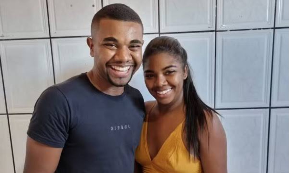 Raquel Brito reage ao casamento de Davi Brito com expressão de descontentamento.