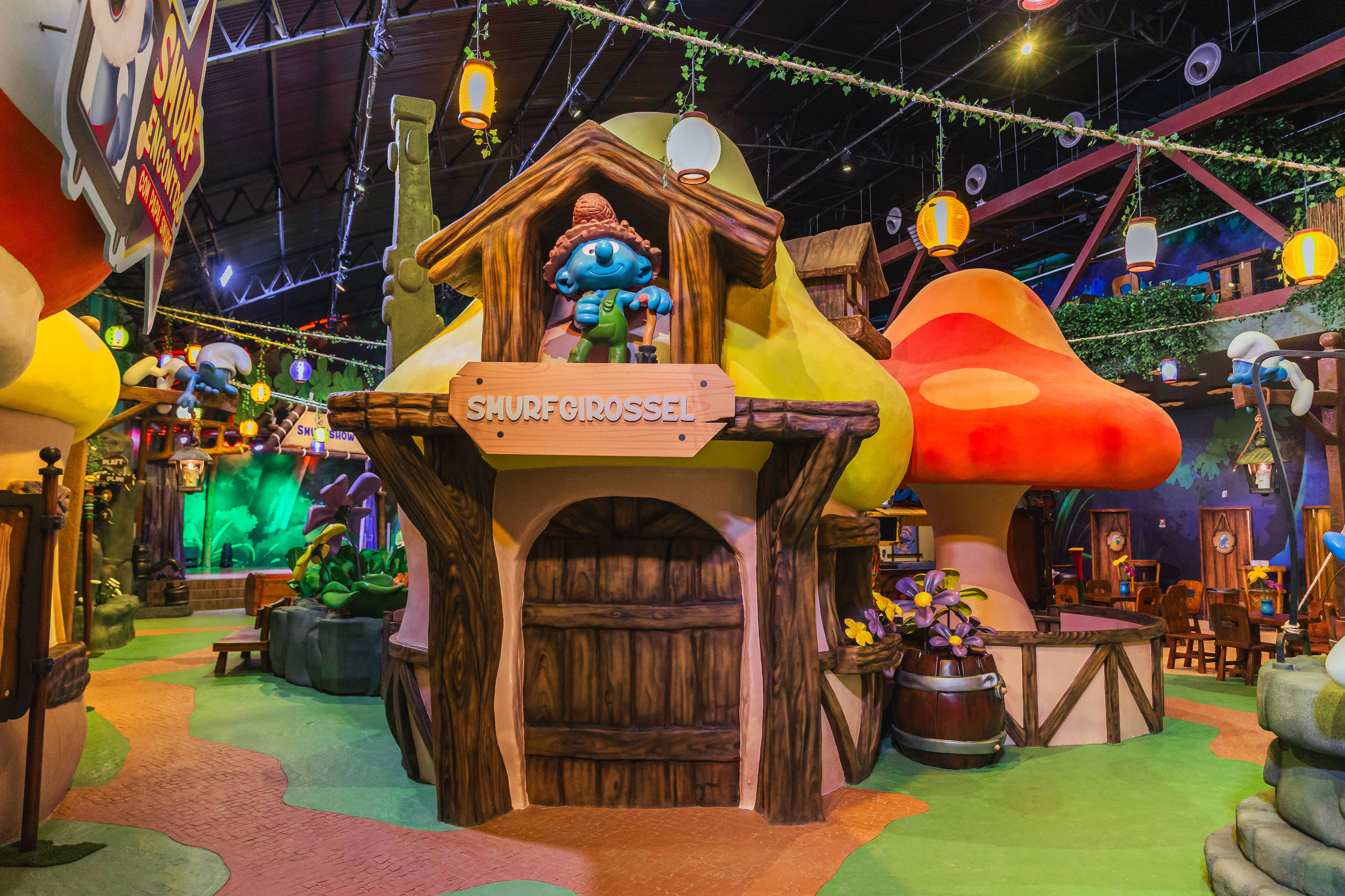 Parque temático dos Smurfs chega a SP com lanches azuis e desafio contra vilão Gargamel