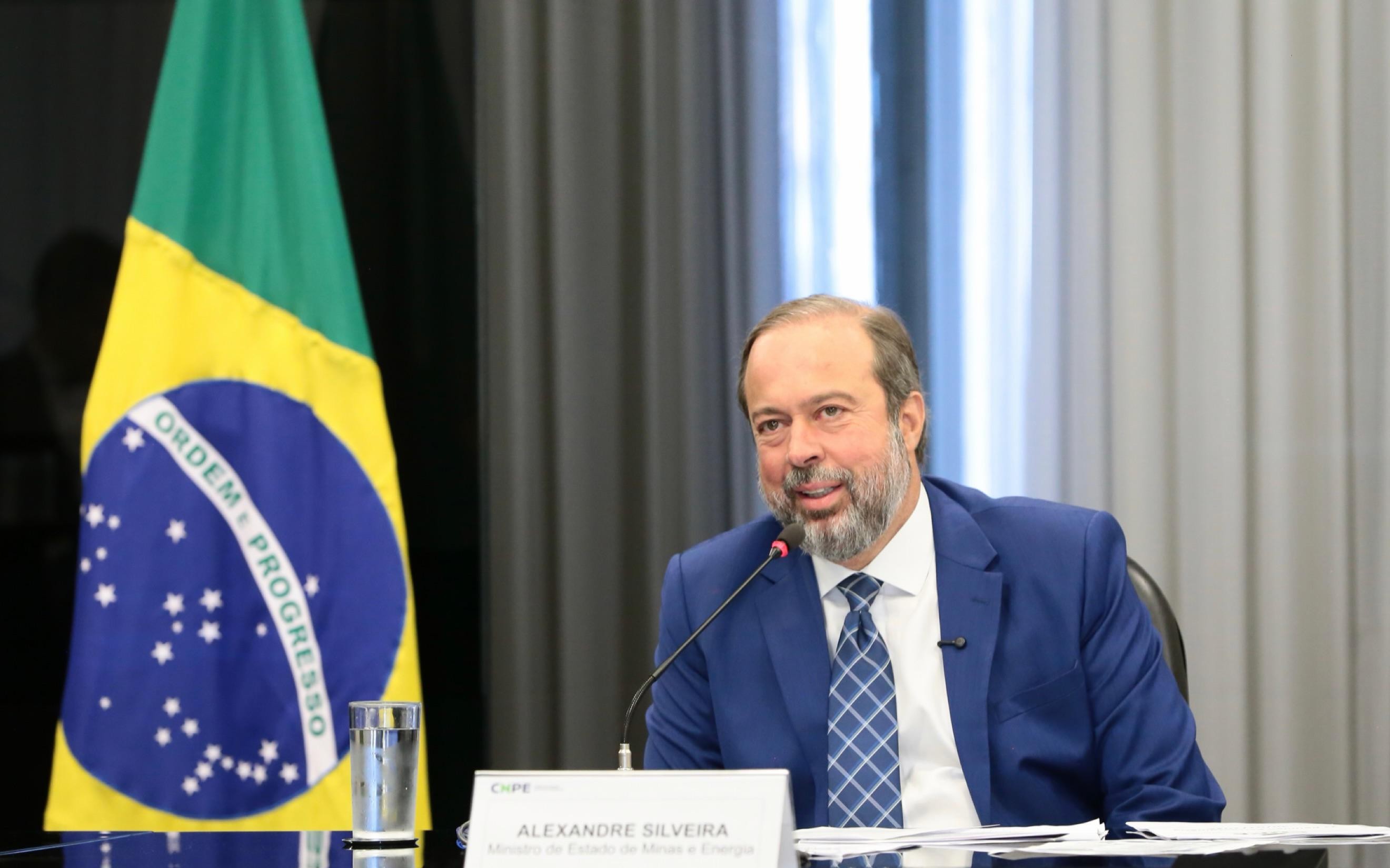 Alexandre Silveira: agentes são iguais como 'caminhão de japoneses'