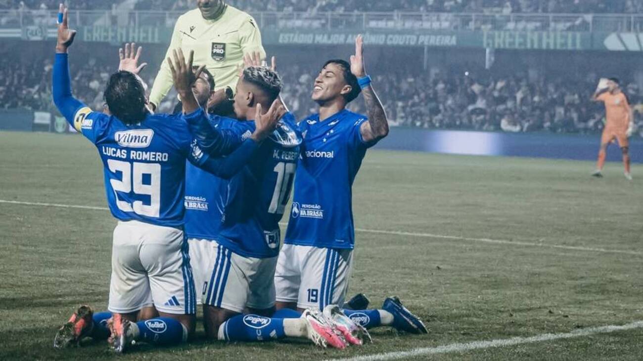 Cruzeiro supera o Coritiba com volume e brilho de MP10