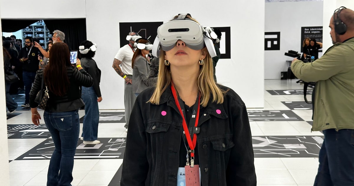 Experiência ‘Black Mirror’ usa IA para criar história inédita e leva público à terapia com Freud