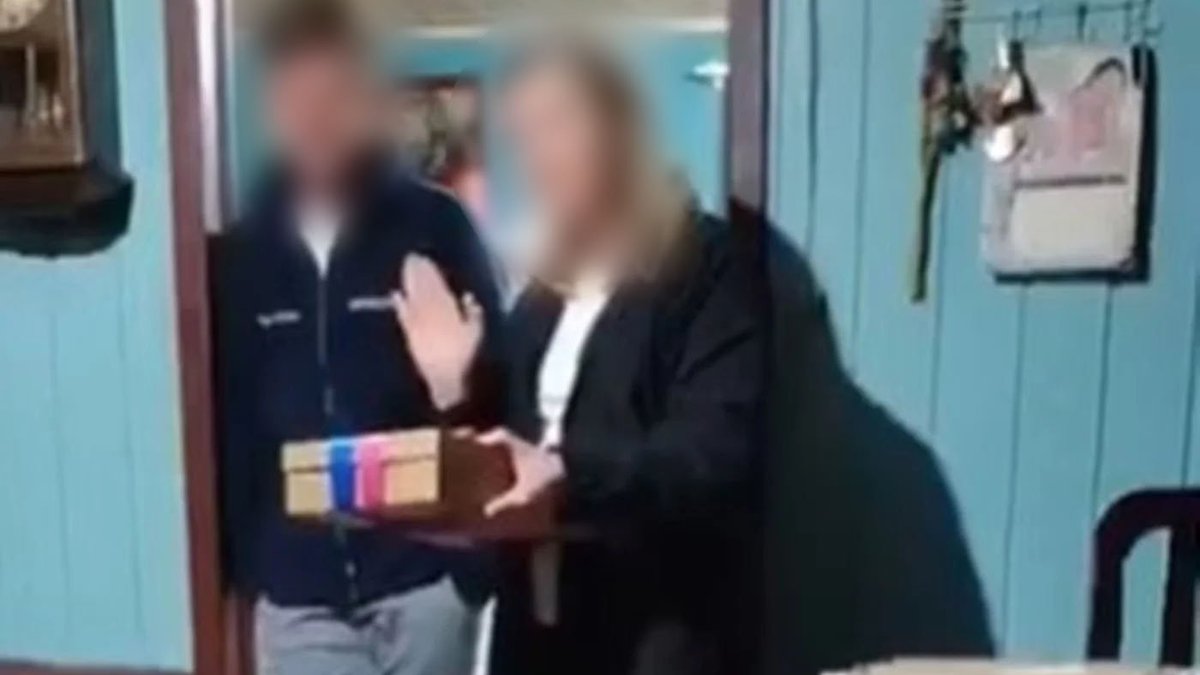Justiça mantém sentença que rejeitou a retirada de vídeo de "chá revelação de infidelidade" e pedidos de indenização