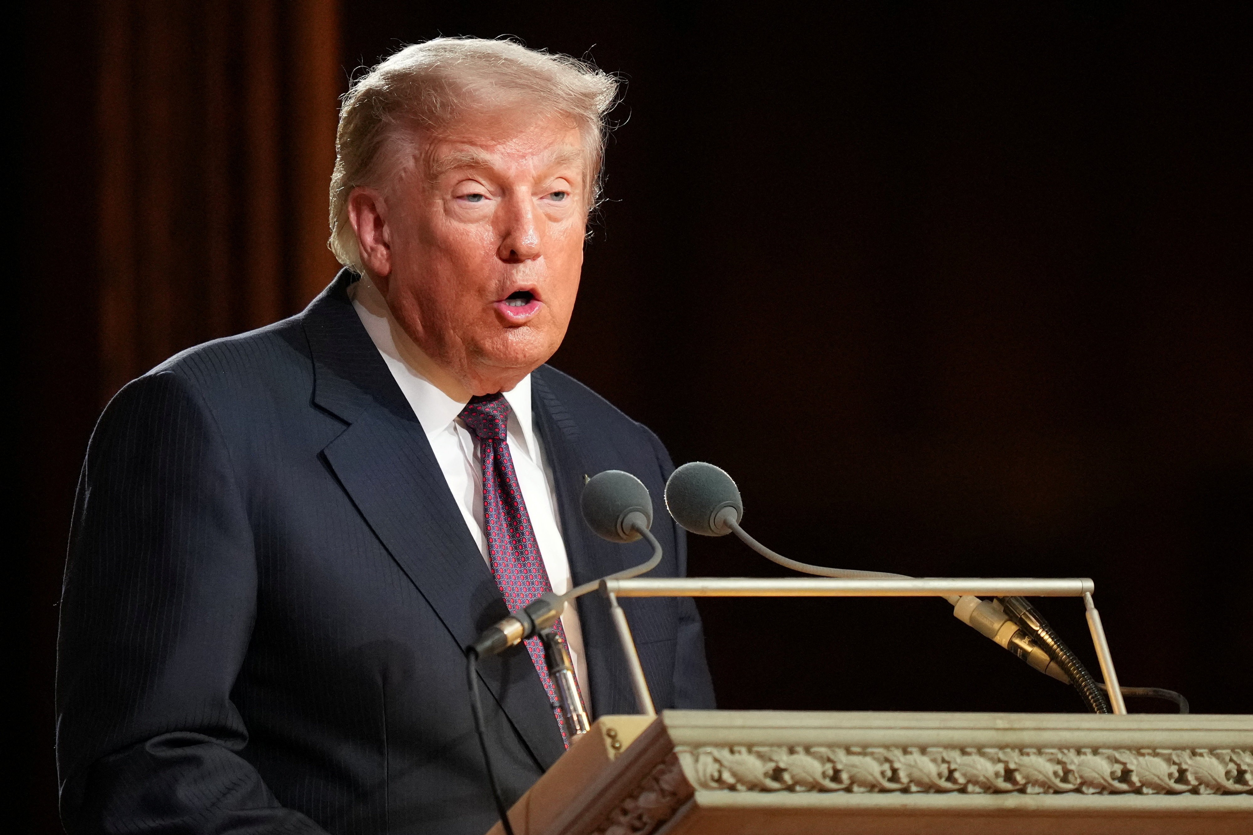 Trump publica cartaz de IA com menção a 3º mandato, proibido nos EUA