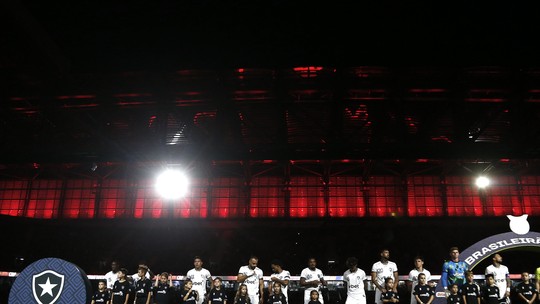 Tadeu Schmidt no BBB 26 explica dinâmica da semana e anuncia Big Fone após eliminação de Cowboy.