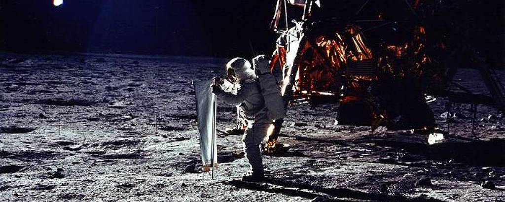 Retorno à Lua: Desconfiança em missões espaciais anteriores persiste entre brasileiros, aponta Datafolha.