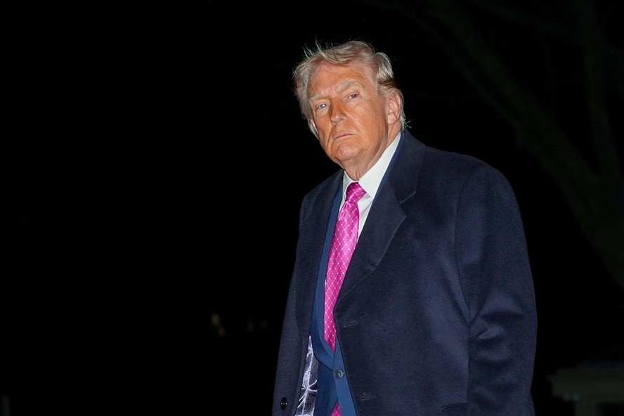 Trump sobre mudança de regime no Irã e possível acordo para fim do conflito.