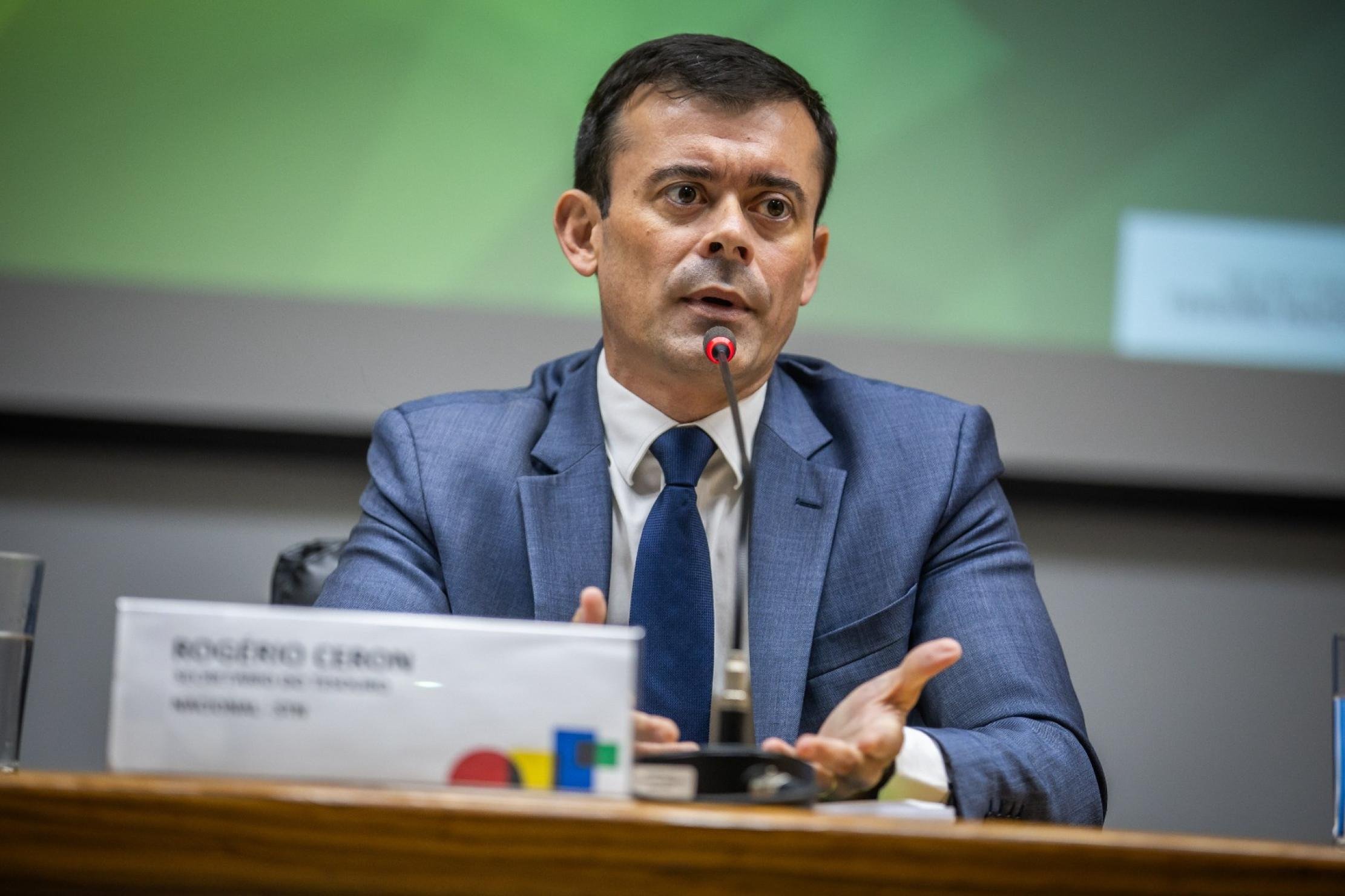 Confrontos Israel-Líbano: tensão aumenta com risco de conflito e instabilidade regional.