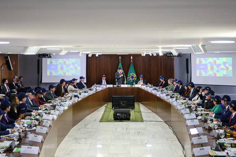 Aena assume gestão de aeroportos, substituindo a Infraero em nova fase da aviação.