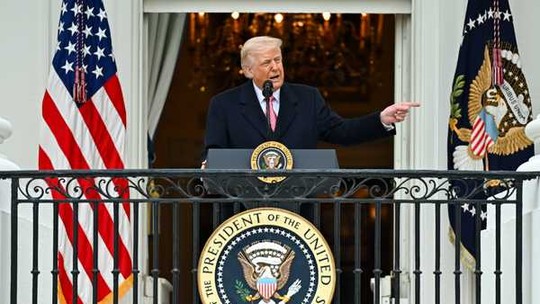 Supergasbras descarrega 1ª carga de biogás renovável no Brasil, impulsionando energia limpa.