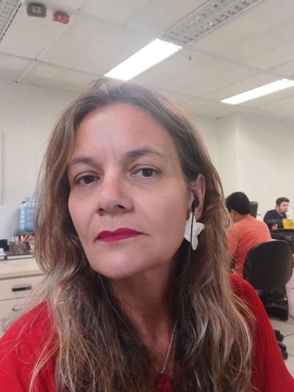 Justiça determina que governo pague vale-refeição durante férias e licenças de servidores.