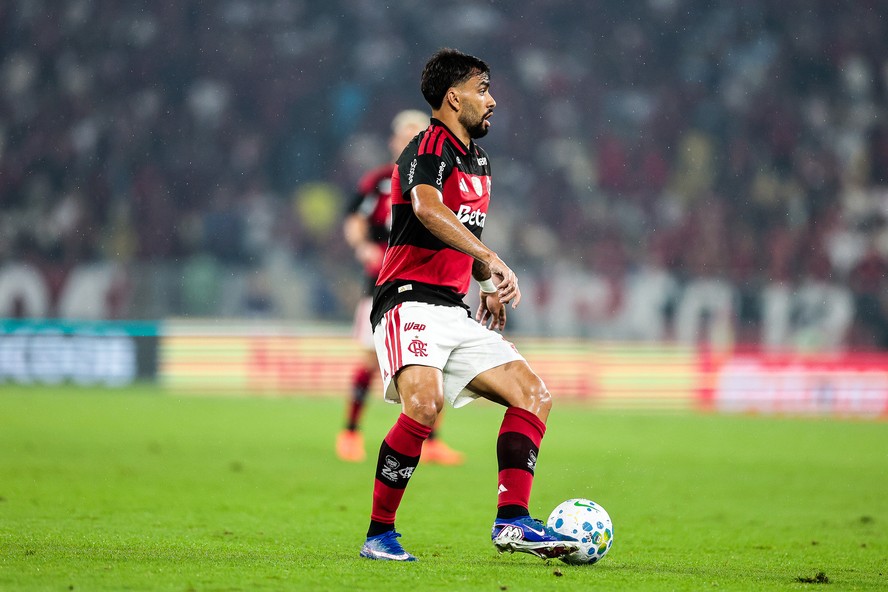 Flamengo: Paquetá, Vitão e Andrew somam R$ 300 milhões em transferências.