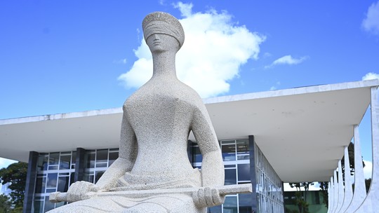 Site Panini fora do ar após alta demanda na pré-venda do álbum da Copa do Mundo.