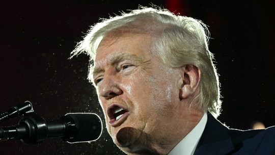 Site Panini fora do ar após alta demanda na pré-venda do álbum da Copa do Mundo.