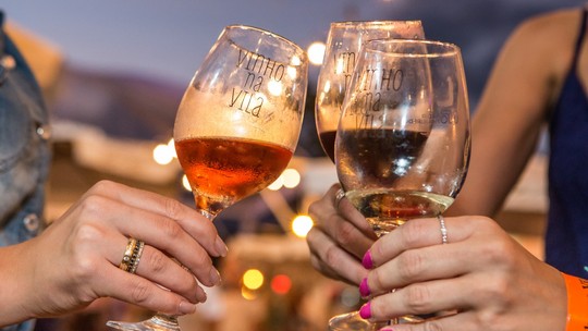 Tartaruga gigante Jonathan, 193 anos, falece em Santa Helena, recordista mundial.