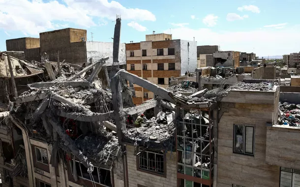 Teerã lança novos mísseis contra Israel após Trump declarar que forças iranianas foram destruídas