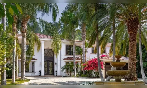 Atriz aos 39 anos e ex-proprietária de mansão de R$ 31 milhões: detalhes da vida da artista.