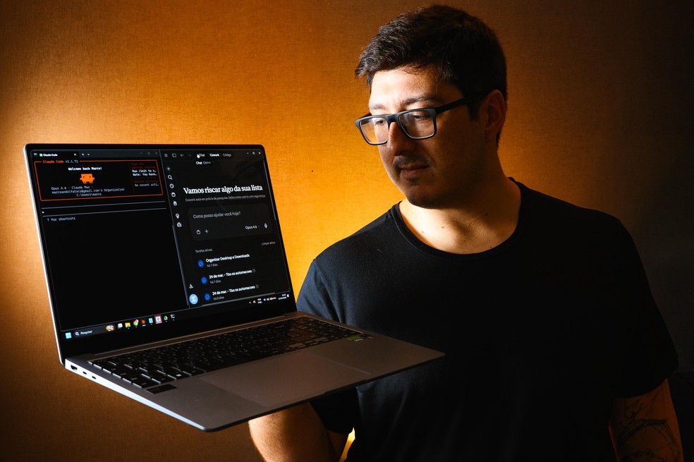 ChatGPT e Claude: disputa IA ganha força em reuniões corporativas.