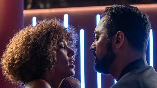 Textor anuncia aporte no Botafogo, mas proposta gera incertezas jurídicas no clube.