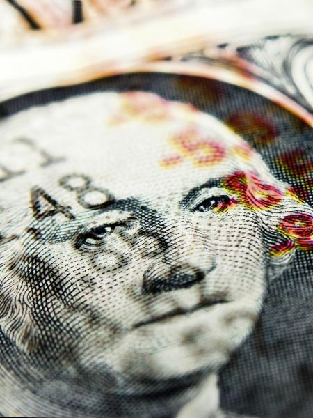 Dólar em queda e Ibovespa em alta com trégua Irã/EUA: mercado financeiro reage.