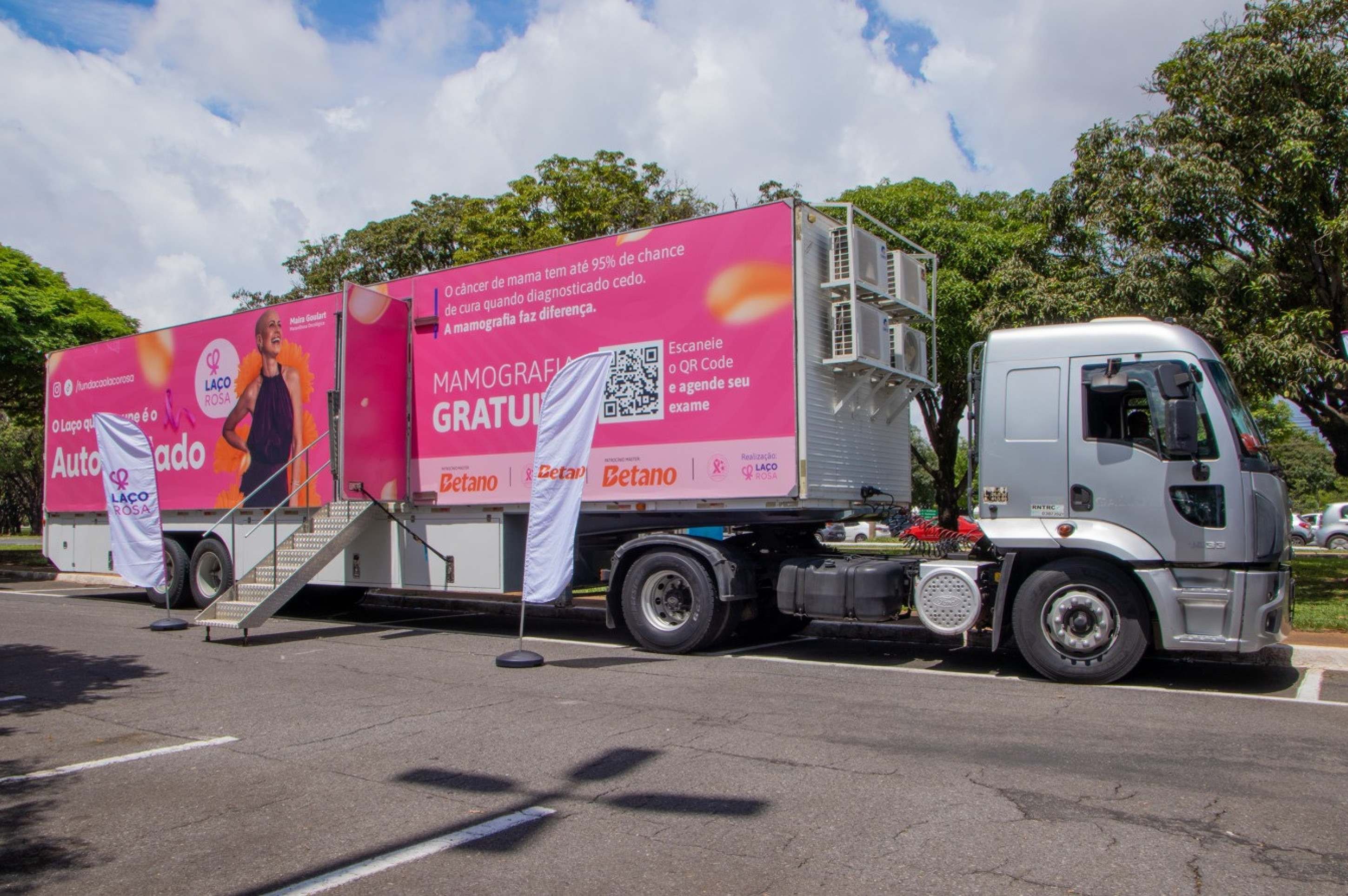 Deputados discutem futuro da capital em reunião no Correio Braziliense.