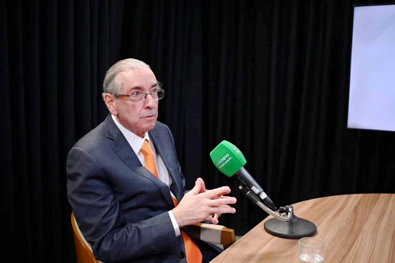 Eduardo Cunha usando impeachment de Dilma como mote de campanha eleitoral.