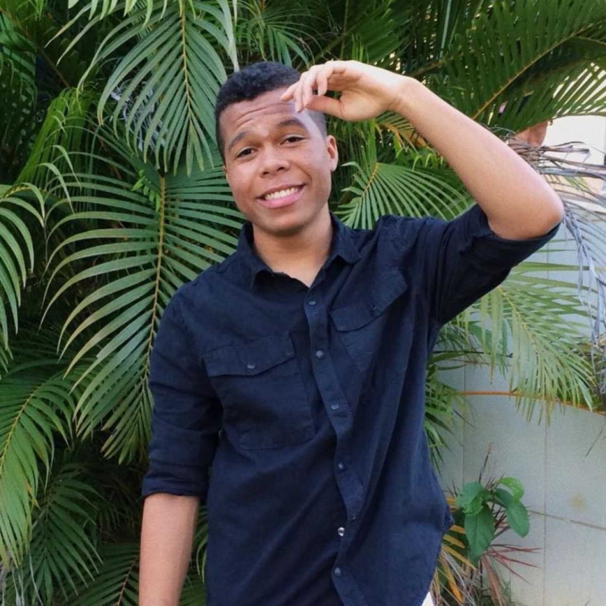 Político Zema afirma ser uma direita sem corrupção em entrevista jornalística.