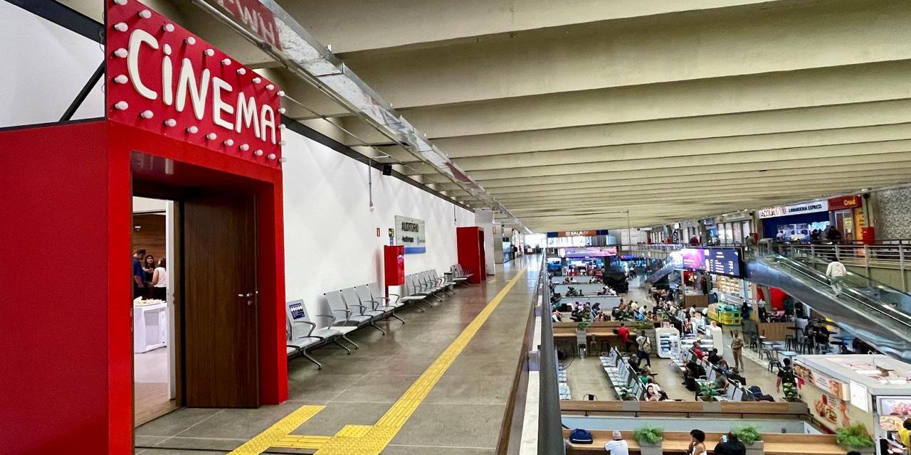 Rodoviária de BH transformada em espaço cultural com cinema e atrações.