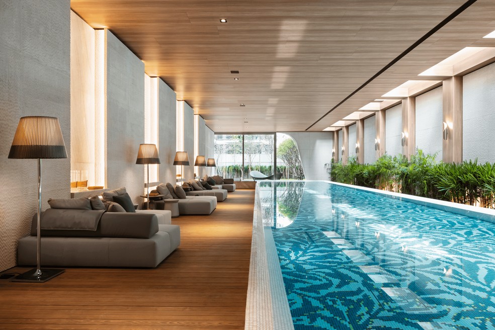 Atleta de academia e ex-BRB Vorcaro em ambiente luxuoso do Heritage.