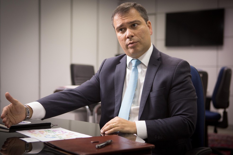 Atleta de academia e ex-BRB Vorcaro em ambiente luxuoso do Heritage.