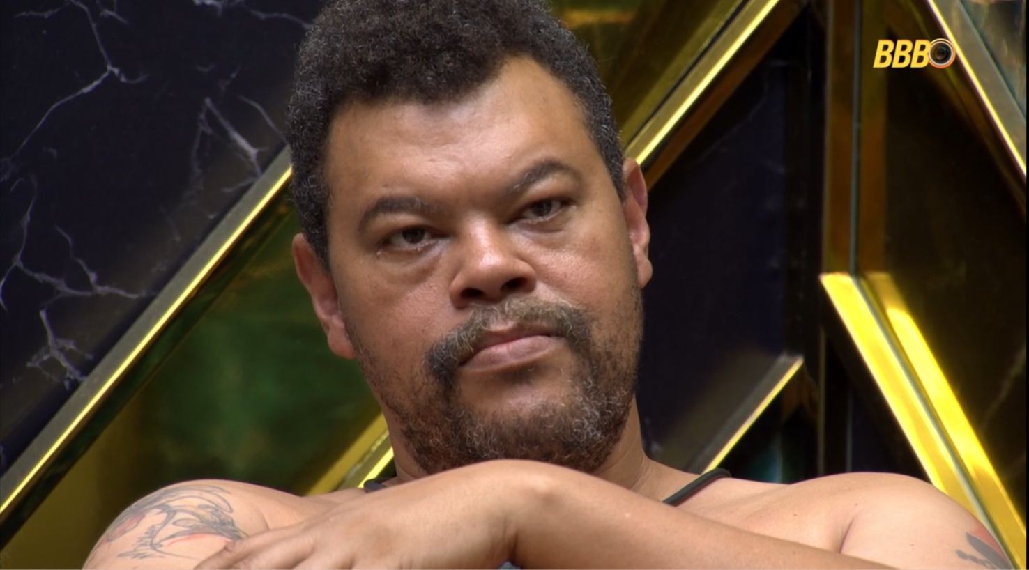 Concorrentes do BBB 26 se preparam para a final em um ambiente de tensão e emoção.