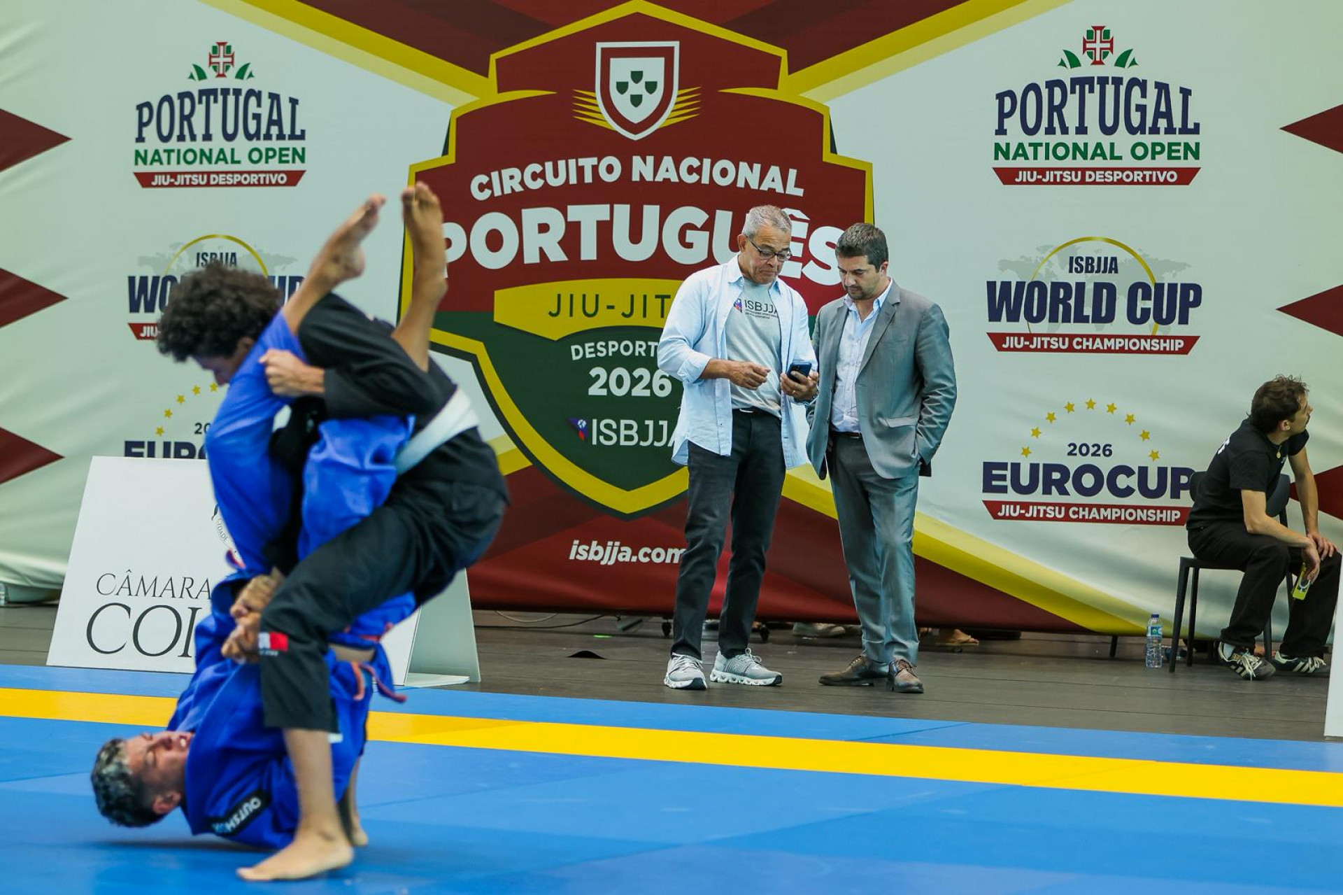 Atletas de Jiu-Jitsu em ação no Portugal National Open 2026 em Coimbra.