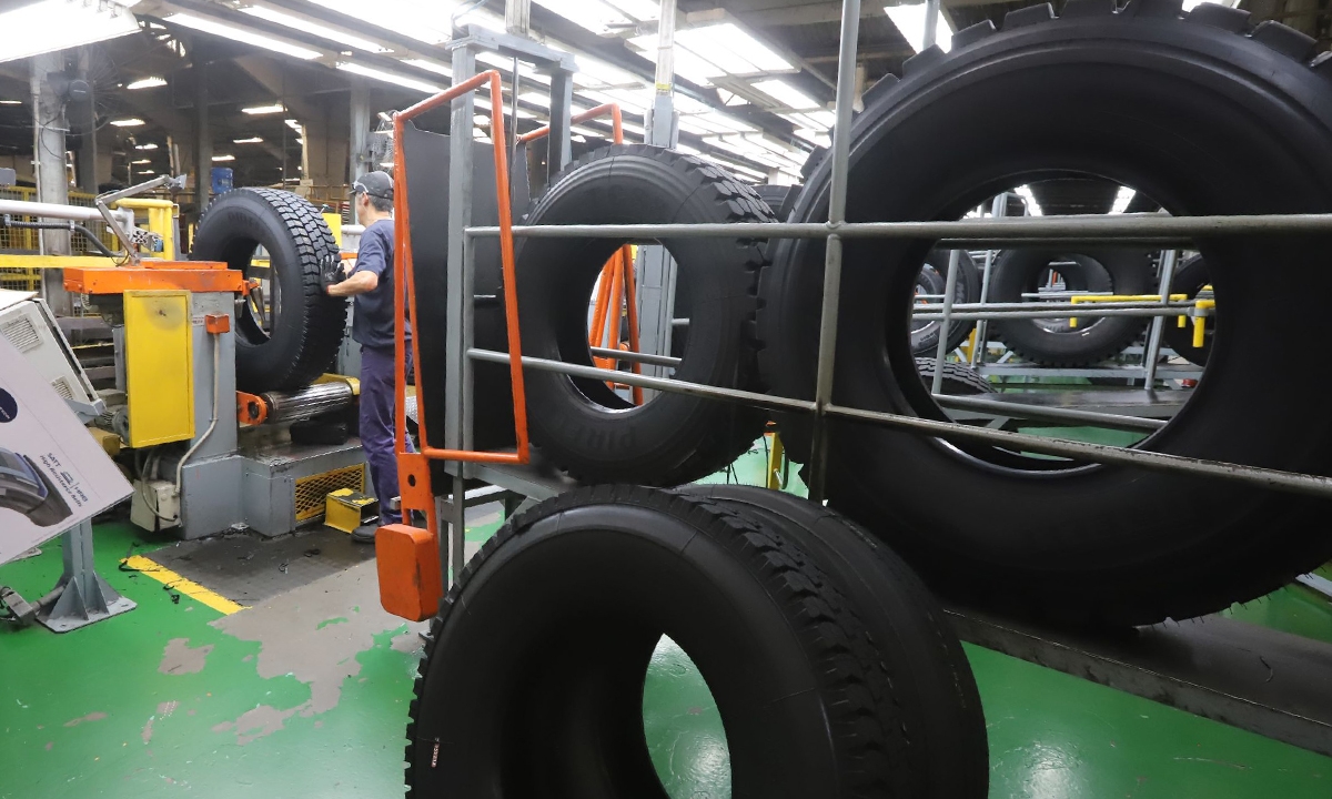Fabricantes e importadores de pneus se reúnem para discutir problemas no setor.