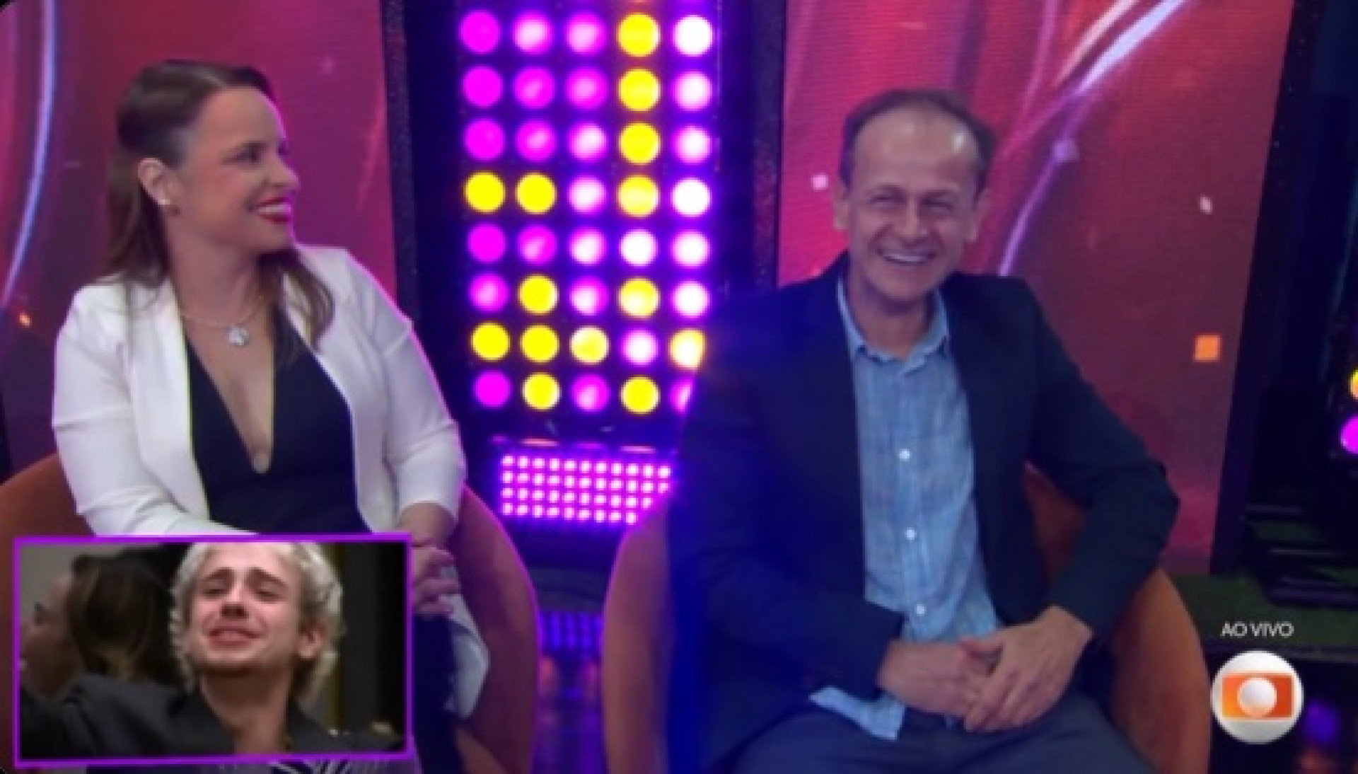 Finalistas do BBB 26 se emocionam ao rever familiares no reality show.