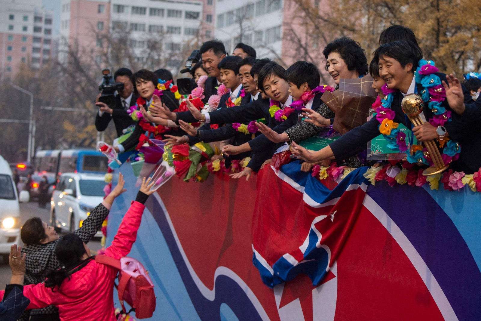 Equipe norte-coreana de futebol feminino em partida na Coreia do Sul.