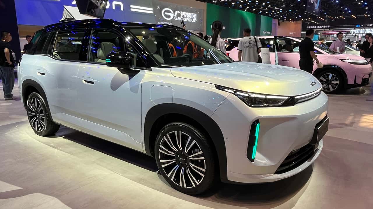 Carro elétrico GAC i60 chega ao Brasil com autonomia de 1.240 km.